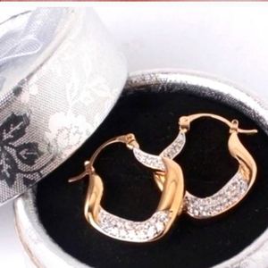 18 k Gold plated Diamonds sparkle and shine gorgeous